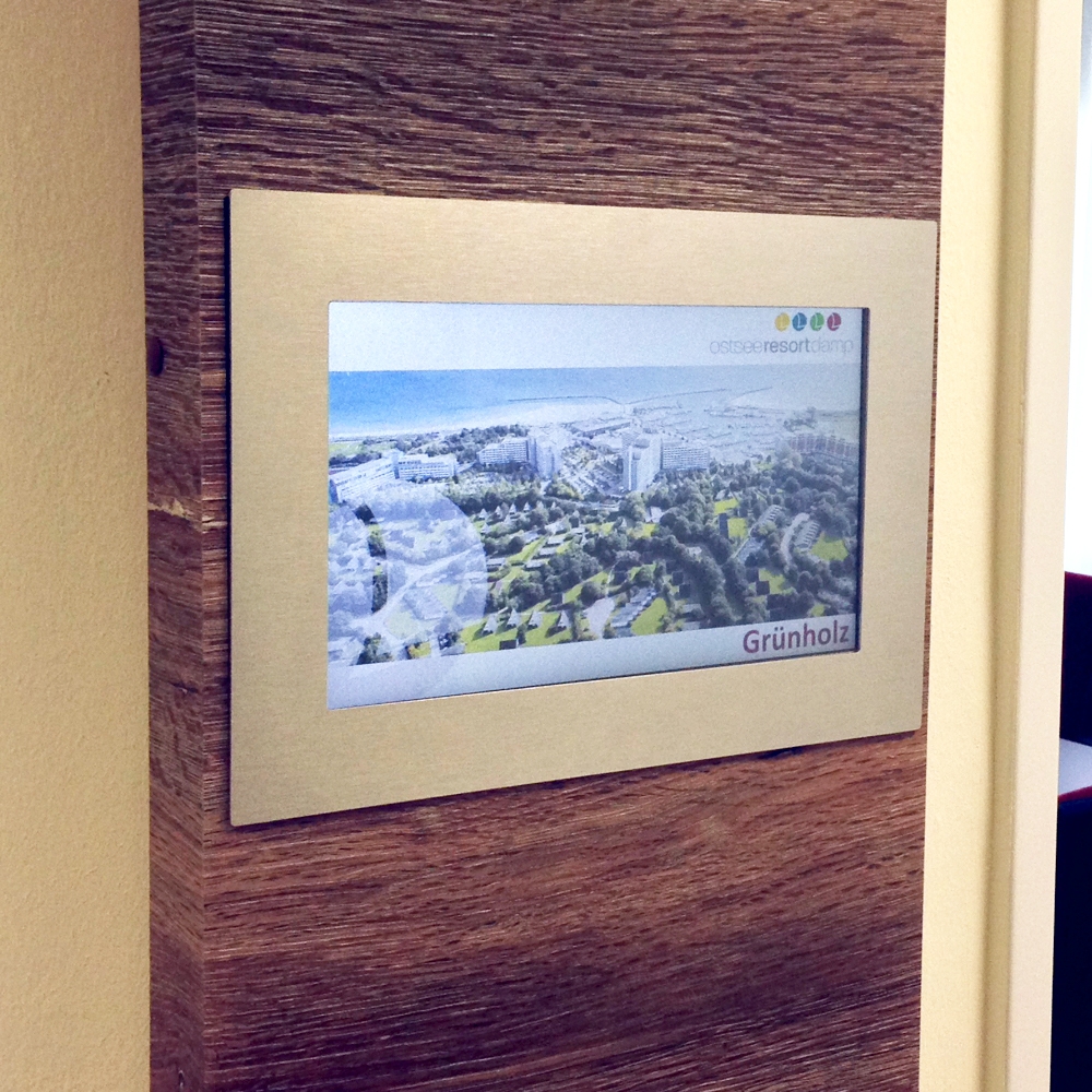 Room display in the HELIOS ostsee resort damp - by the way, the wood application is a stylish way of establishing white space!